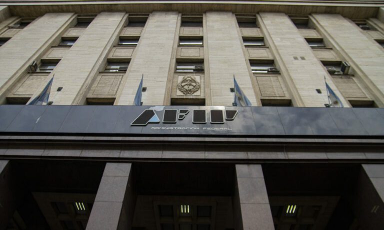 Aporte solidario y extraordinario: Generó ingresos fiscales por más de $223.000 millones. Aporte solidario y extraordinario: Generó ingresos fiscales por más de $223.000 millones.