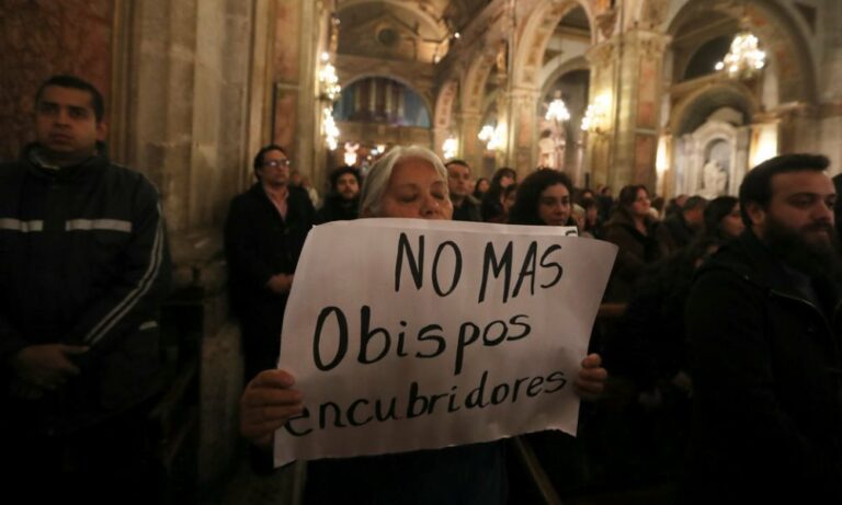Francia: Sacerdotes y religiosos abusaron de 216.000 menores entre 1950 y 2020. Francia: Sacerdotes y religiosos abusaron de 216.000 menores entre 1950 y 2020.