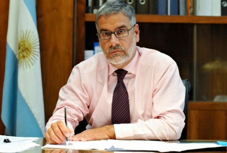La Secretaría de Comercio Interior avanza para definir los precios de carne, útiles escolares y fideicomisos. La Secretaría de Comercio Interior avanza para definir los precios de carne, útiles escolares y fideicomisos.
