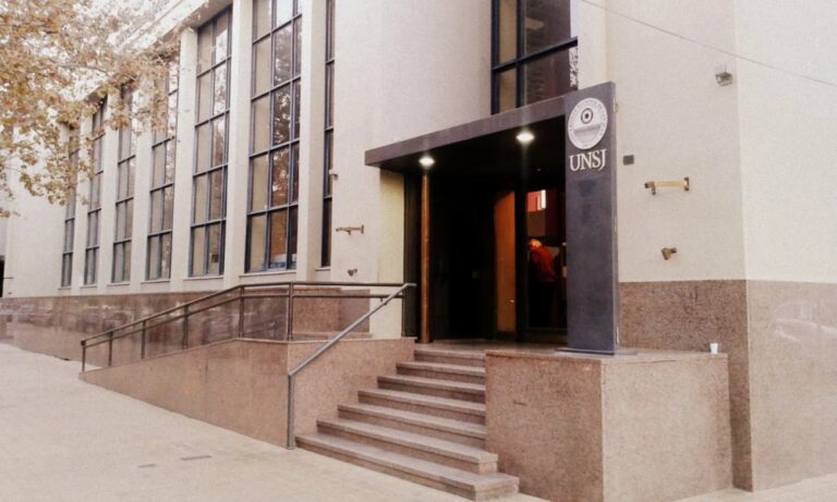 La UNSJ, entre las diez universidades con más becas adjudicadas del Consejo Interuniversitario Nacional. La UNSJ, entre las diez universidades con más becas adjudicadas del Consejo Interuniversitario Nacional.