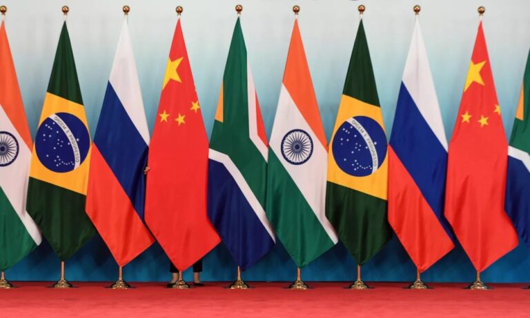 El presente y el futuro de los BRICS, en cifras. El presente y el futuro de los BRICS, en cifras.