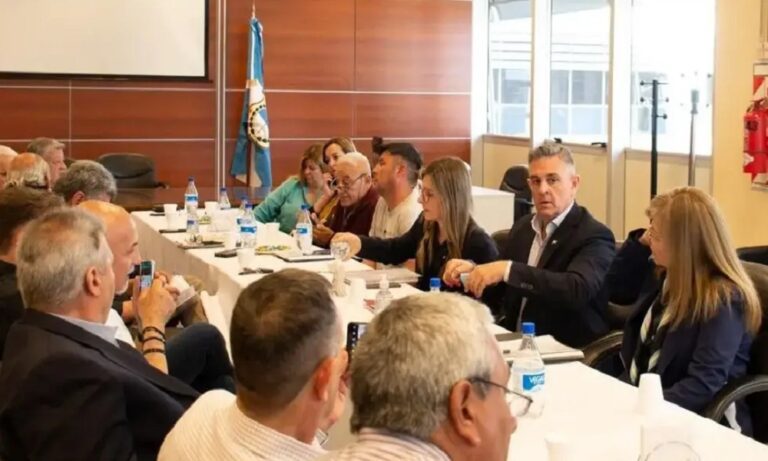 Paritarias: los sindicatos demandaron un incremento salarial en las negociaciones. Paritarias: los sindicatos demandaron un incremento salarial en las negociaciones.
