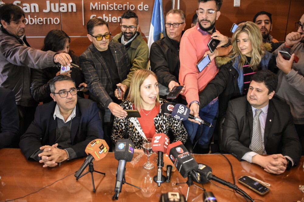 f6ecea85-7004-480d-8afb-3274255735db