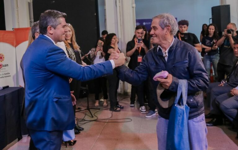 Orrego: “Estamos para servir, construir y solucionar los problemas de las familias sanjuaninas” Orrego: “Estamos para servir, construir y solucionar los problemas de las familias sanjuaninas”