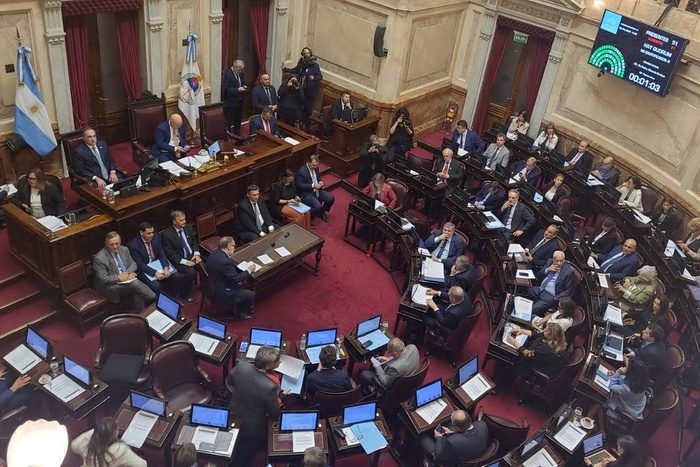 926164-senado-lombardo