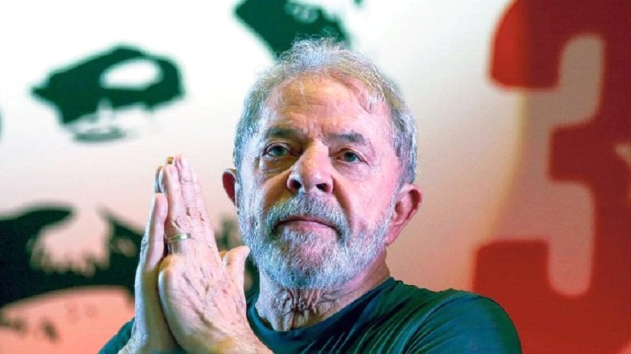 En Brasil                                    Lula Libre.