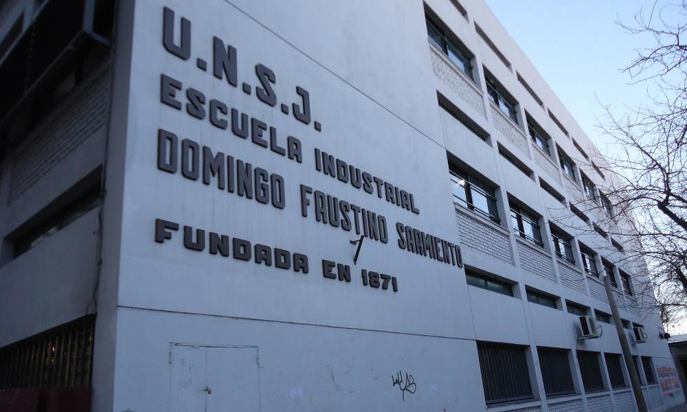 Alumnos de la Escuela Industrial fueron destacadas en un concurso nacional. Alumnos de la Escuela Industrial fueron destacadas en un concurso nacional.