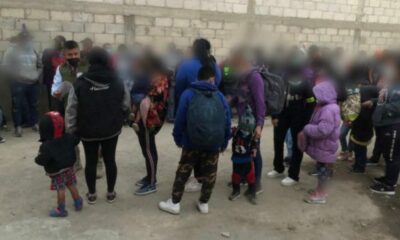 Rescatan a 136 migrantes abandonados en una casa en México.