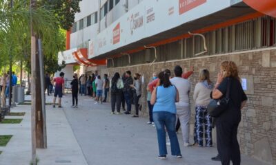 El Estadio Aldo Cantoni este sábado tuvo largas filas para hisoparse.