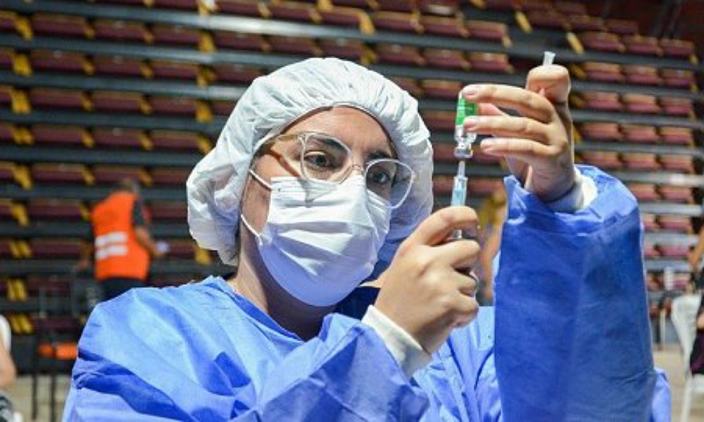 Vacunación contra el coronavirus para mayores de 60 y docentes de segundo ciclo. Vacunación contra el coronavirus para mayores de 60 y docentes de segundo ciclo.