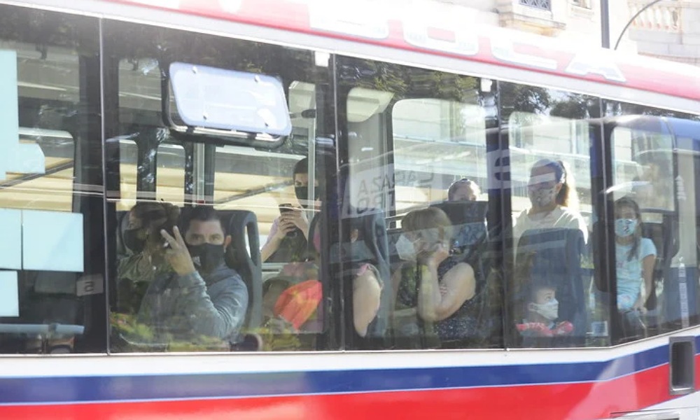 Segunda Ola: las ventanillas de los colectivos siguen generando debate. Segunda Ola: las ventanillas de los colectivos siguen generando debate.