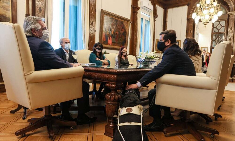 Alberto Fernández tuvo que ir a una capacitación tras la polémica por sus dichos sobre los niños con discapacidad. Alberto Fernández tuvo que ir a una capacitación tras la polémica por sus dichos sobre los niños con discapacidad.