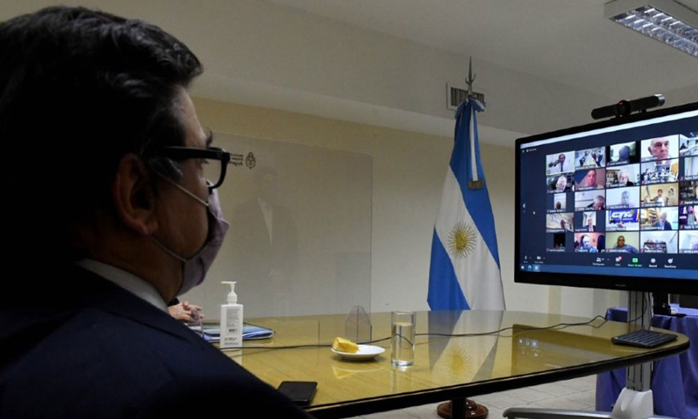 Acuerdan un aumento del 35 por ciento en el salario mínimo en siete tramos