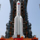 China puso en órbita el módulo central de su estación espacial.
