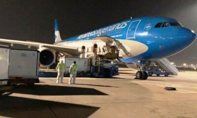 Arribó el vuelo proveniente de China. Trae un millón de vacunas de Sinopharm.