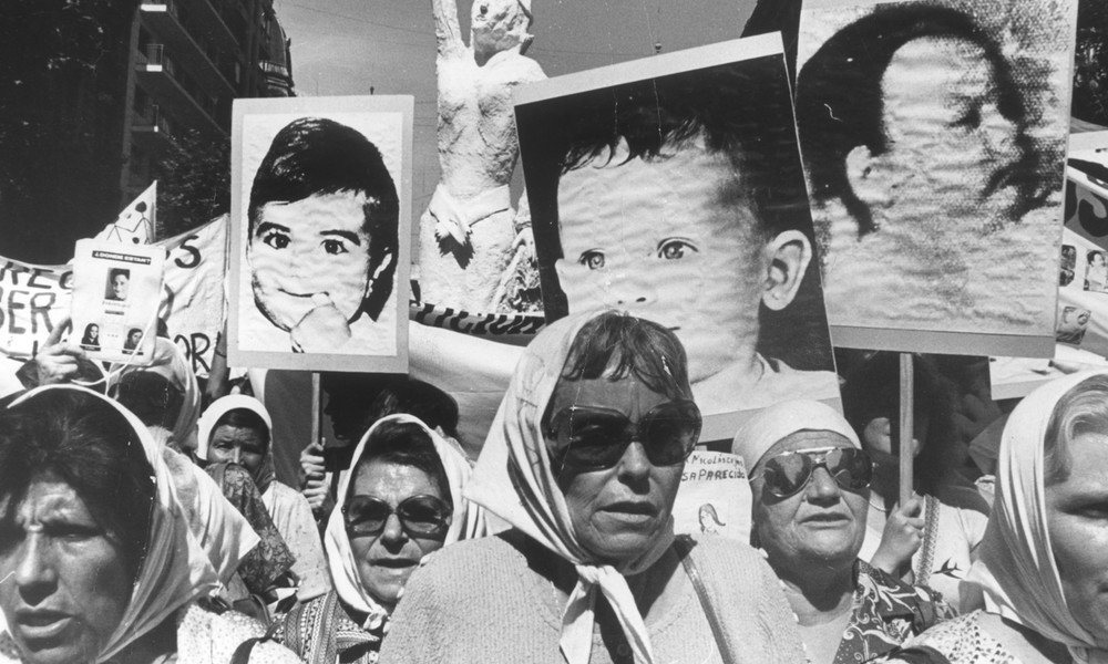 Abuelas de plaza de mayo: Nueva campaña para buscar a los nietos y nietas que faltan. Abuelas de plaza de mayo: Nueva campaña para buscar a los nietos y nietas que faltan.