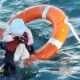 Crisis migratoria: Un guardia civil rescató a un bebé en el mar de Ceuta.