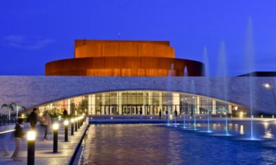 El Teatro del Bicentenario reprograma sus espectáculos.