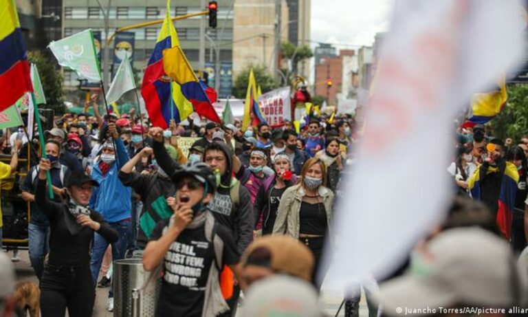 Colombia: luego de días de protesta Iván Duque dio marcha atrás con la reforma tributaria. Colombia: luego de días de protesta Iván Duque dio marcha atrás con la reforma tributaria.