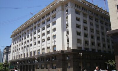 La recaudación tributaria alcanzó los 7.882millones en abril, 105,2% más que en 2020.