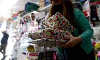 SEC: el aumento del 32% en sueldos de empleados de comercio será un hecho.