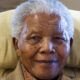 El 9 de mayo de 1994 Nelson Mandela se convierte en el primer presidente negro de Sudáfrica.