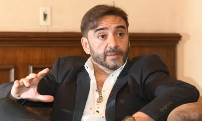 Un intendente de Mendoza prohibió las selfies en horario laboral.