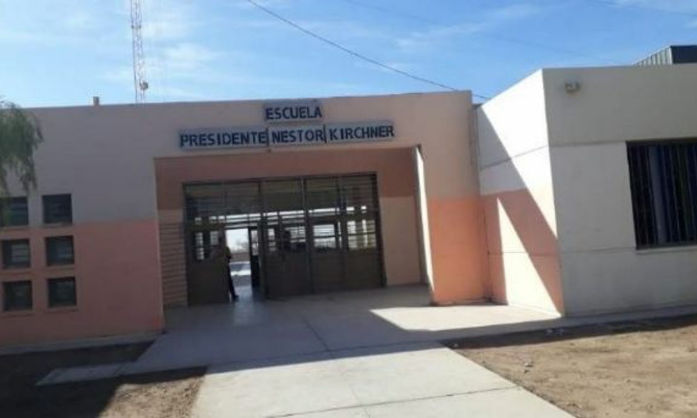 Escuela de Albardón: Directora detenida por falsificar títulos. Escuela de Albardón: Directora detenida por falsificar títulos.