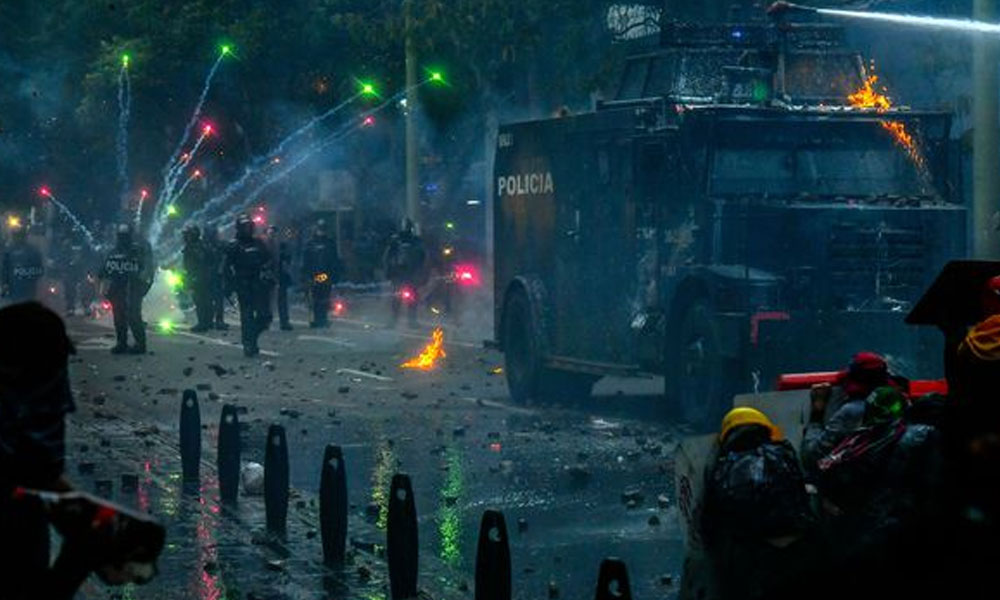 Colombia: Presidente Duque ordena la militarización de Cali y ocho departamentos tras otra jornada violenta.