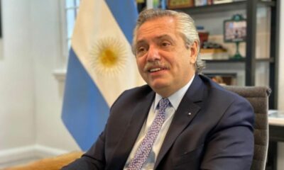 Alberto Fernández repudió los carteles con insultos a Cristina Kirchner: «Se empeñan en dividirnos y recurren a las mayores bajezas».