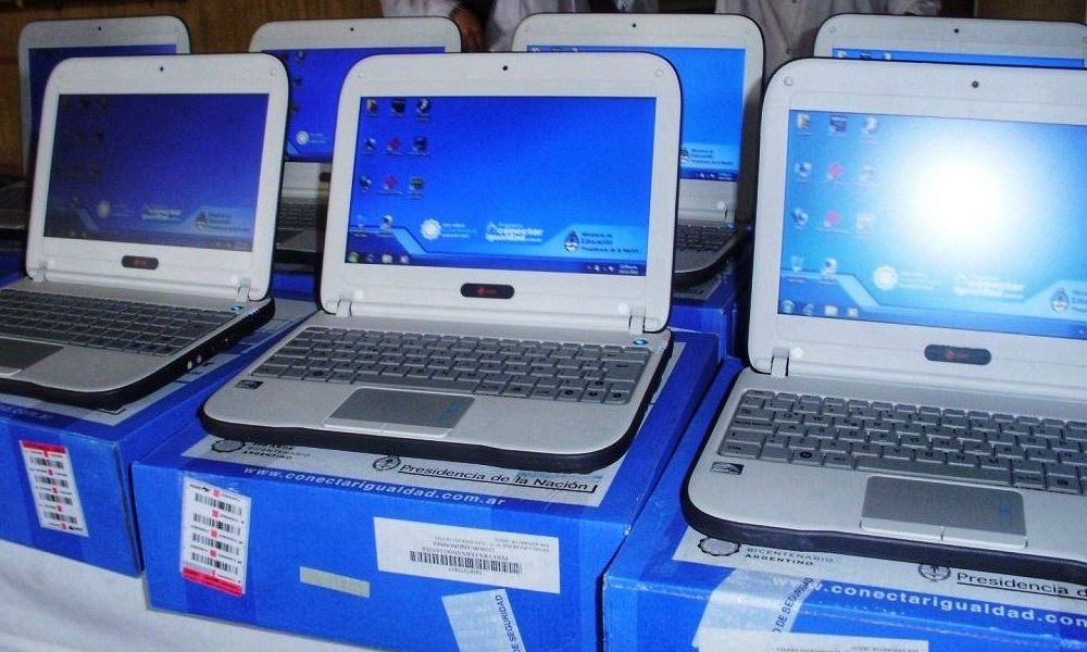 El Gobierno entregará notebooks a estudiantes y docentes. El Gobierno entregará notebooks a estudiantes y docentes.