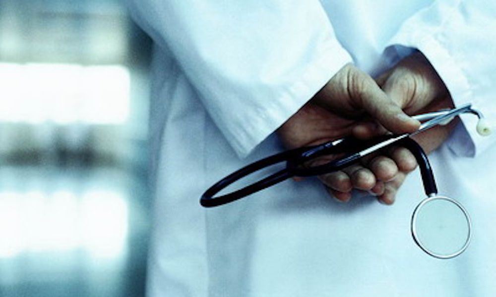 Salta: Imputan a un médico por ofrecer un aborto a una menor a cambio de sexo. Salta: Imputan a un médico por ofrecer un aborto a una menor a cambio de sexo.