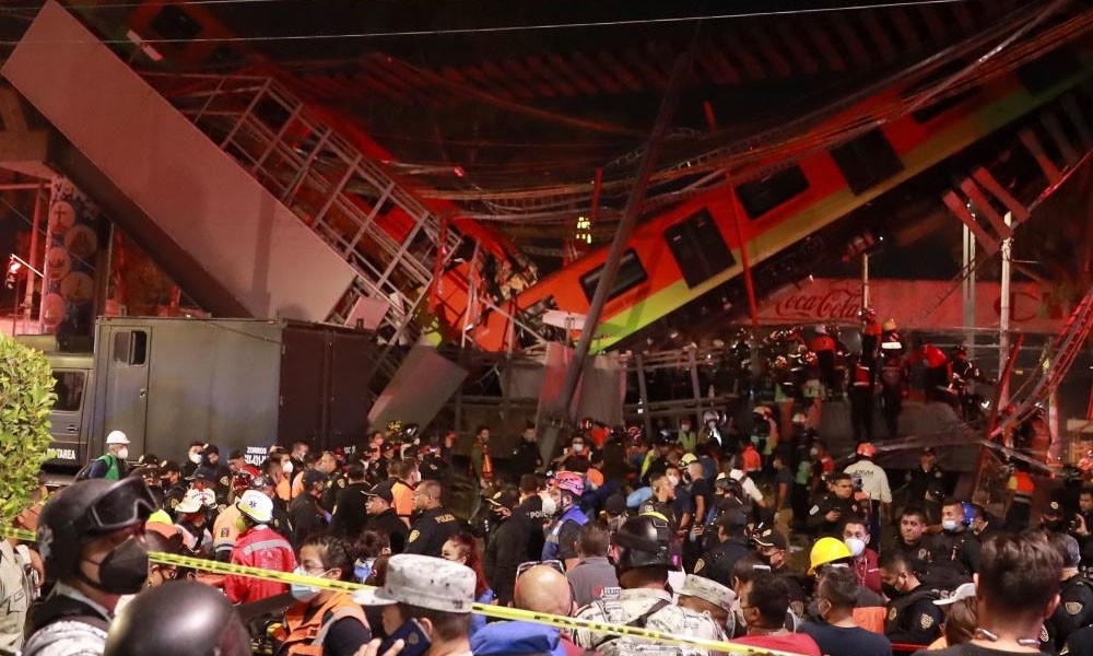 Tragedia en México: Muertos y heridos tras el derrumbe de un puente. Tragedia en México: Muertos y heridos tras el derrumbe de un puente.