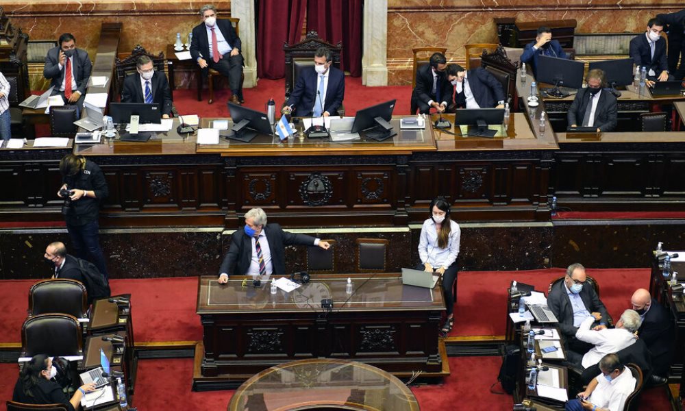 Sin la ley pandemia, el gobierno extendería las restricciones a través de DNU. Sin la ley pandemia, el gobierno extendería las restricciones a través de DNU.
