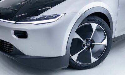 Lanzan el primer auto eléctrico solar con una autonomía de 725km.