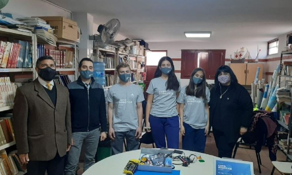 El nano robot de estudiantes del colegio Santo Domingo está entre los mejores del país. El nano robot de estudiantes del colegio Santo Domingo está entre los mejores del país.