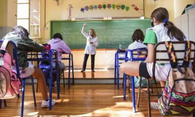 El lunes docentes y estudiantes volverán a las aulas.