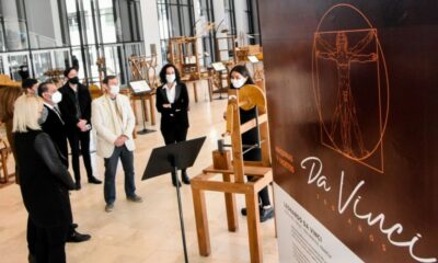 El Teatro del Bicentenario y autoridades de la embajada de Italia presentaron la muestra “Da Vinci”.