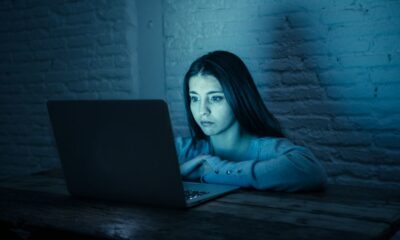 Alertan sobre una modalidad de violencia de género: acoso online.