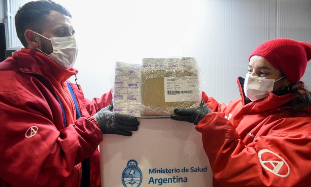 Llegaron 22.300 dosis de AstraZeneca a San Juan. Llegaron 22.300 dosis de AstraZeneca a San Juan.