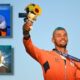 JJOO: Velerista de Holanda compite como Aang de Avatar, en tributo al maestro del viento y gana medalla de oro.