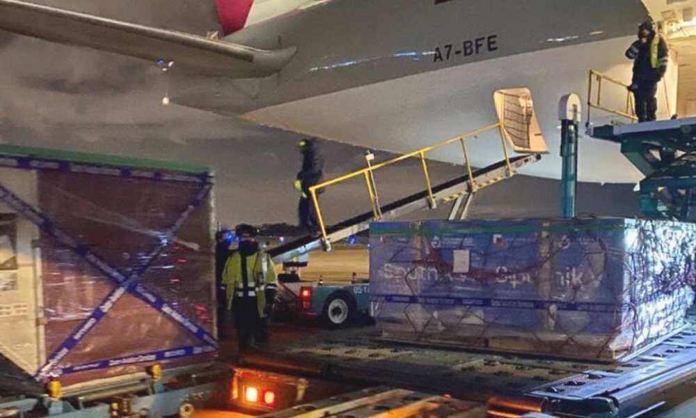 Llegó un lote del componente 2 de Sputnik V para que el laboratorio Richmond siga produciendo. Llegó un lote del componente 2 de Sputnik V para que el laboratorio Richmond siga produciendo.