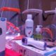 A partir de este lunes repondrán kits sanitizantes a estudiantes estatales.