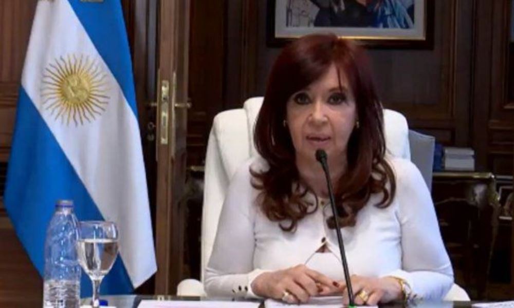Cristina Kirchner pidió ser querellante en la causa por el ataque a su despacho. Cristina Kirchner pidió ser querellante en la causa por el ataque a su despacho.