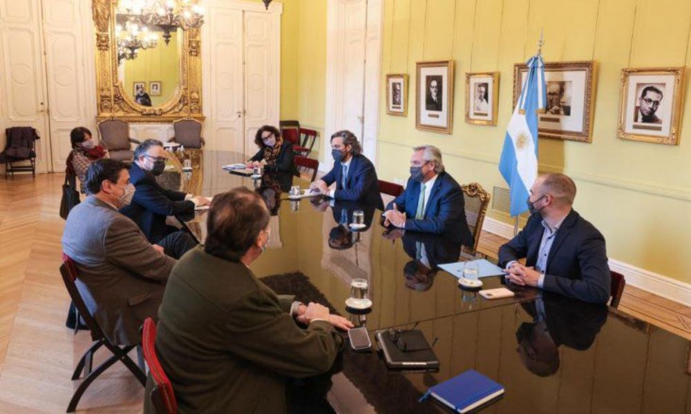 El Gobierno lanza créditos a tasa 0% para un millón de monotributistas. El Gobierno lanza créditos a tasa 0% para un millón de monotributistas.