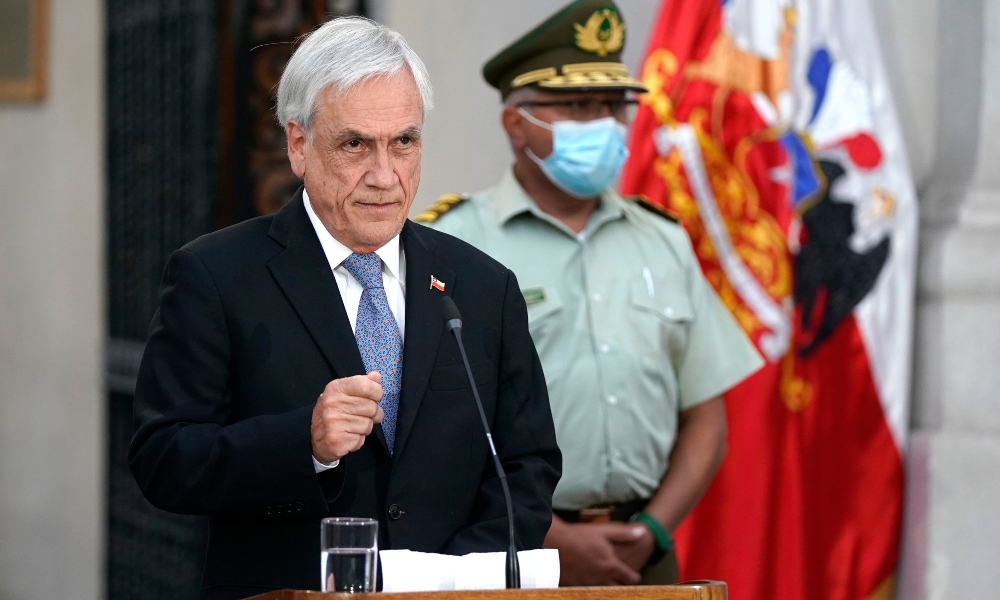 Gobierno de Chile anuncia nuevo subsidio laboral y extiende IFE universal hasta noviembre: un gasto fiscal por unos US.000 millones. Gobierno de Chile anuncia nuevo subsidio laboral y extiende IFE universal hasta noviembre: un gasto fiscal por unos US.000 millones.