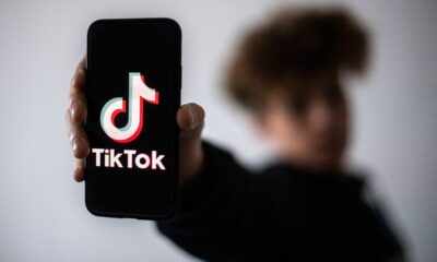 Desafío de TikTok: Dos niñas caminaban solas por la calle de madrugada.