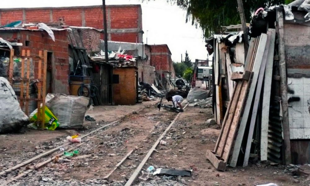 Desde el Indec revelaron que la pobreza alcanza al 40,6 % de la población. Desde el Indec revelaron que la pobreza alcanza al 40,6 % de la población.