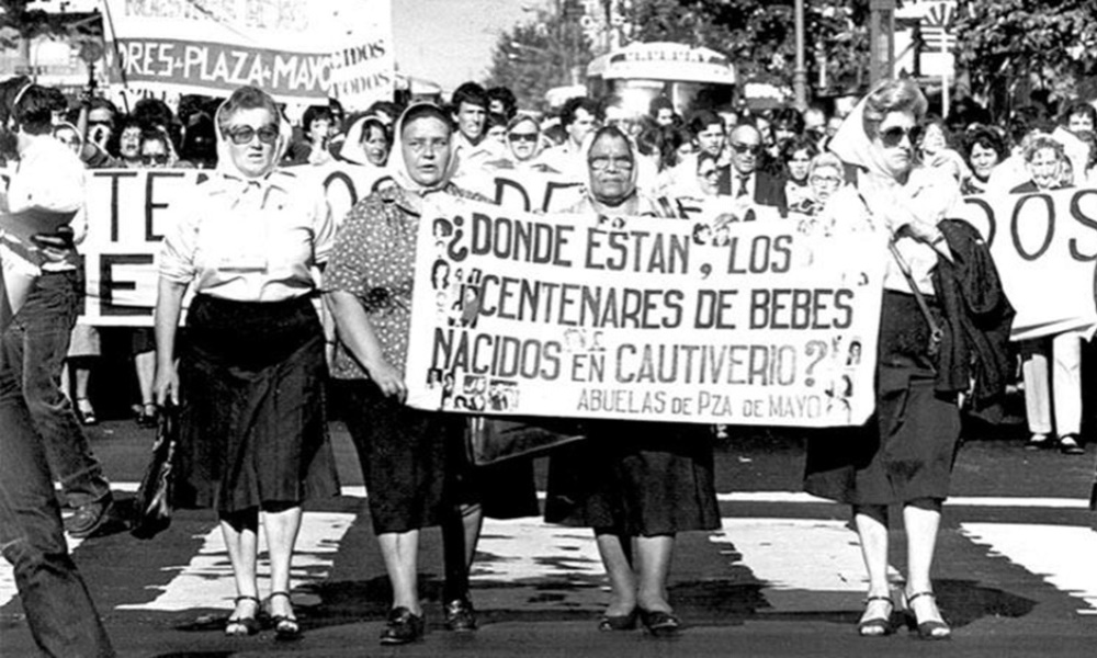 «Volvé a pensarlo»: La campaña de Abuelas de Plaza de Mayo para encontrar los nietos que faltan. «Volvé a pensarlo»: La campaña de Abuelas de Plaza de Mayo para encontrar los nietos que faltan.