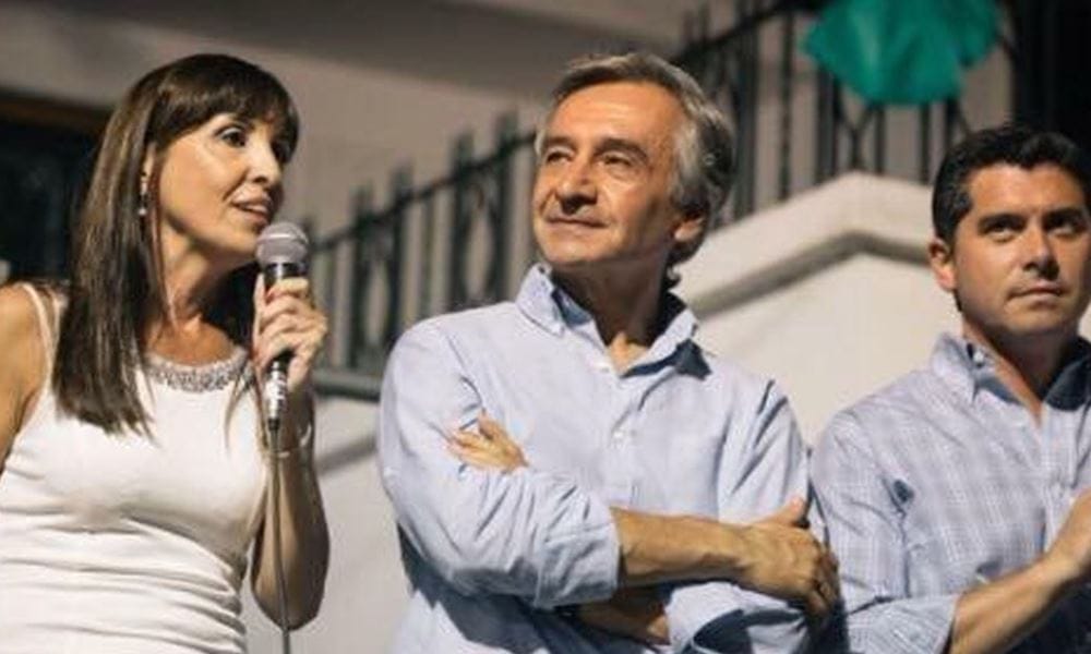 Laciar votó en la esc. Normal Superor Sarmiento. Laciar votó en la esc. Normal Superor Sarmiento.